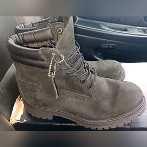 SZ 9 Black Timberland Boots